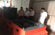 貴州新寧客戶來(lái)廠考察蓄電池電機(jī)車