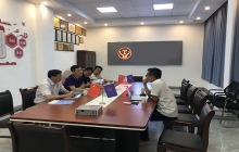 貴州婁底客戶來訪，參觀蓄電池礦用電機(jī)車的生產(chǎn)