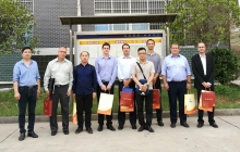 貴州巴西客戶實地了解湘潭電機(jī)車的生產(chǎn)流程