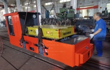 貴州3噸湘潭礦用電機車能拉多少東西？