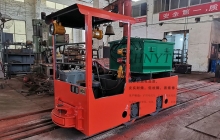 貴州一批蓄電池湘潭電機(jī)車發(fā)往煤礦